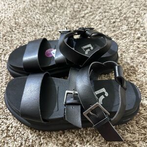 Women’s Black Sandals